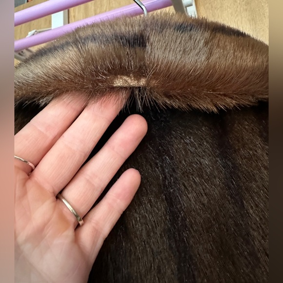 Vintage Albrecht Furs coat - Picture 3 of 10